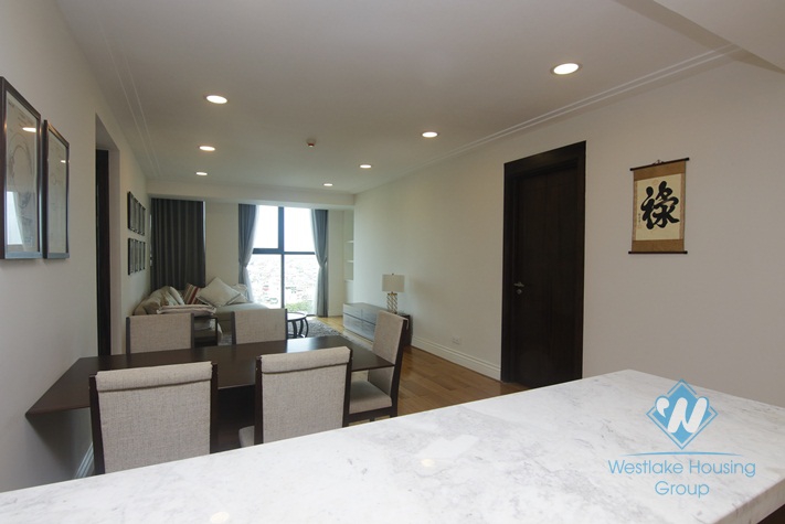 Luxury three bedrooms apartment for rent in Hoang Thanh tower, city center, Ha Noi
